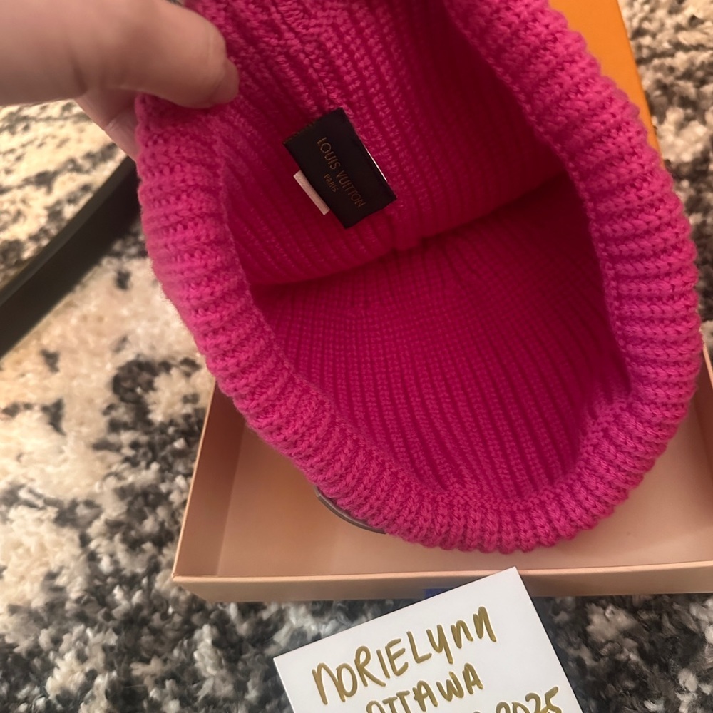 Louis Vuitton
Upside-Down Logo Wool Knit Beanie - Picture 12 of 15